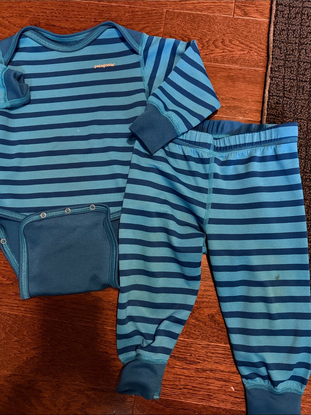 Patagonia 12-18 base capilene Set